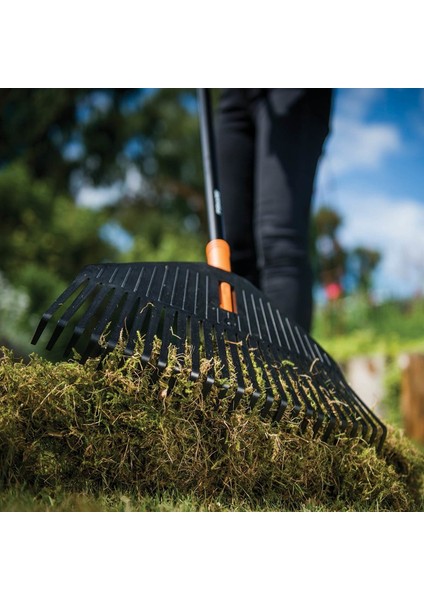 Fiskars 135026 Solid Medium Size Yaprak Süpürgesi fiyatları