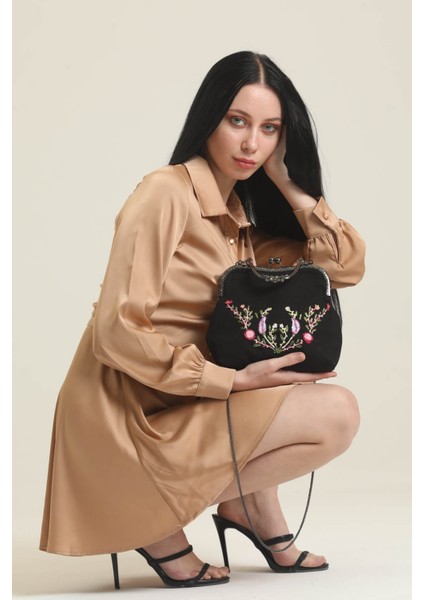 Siyah Nakış Işlemeli Çanta modelleri