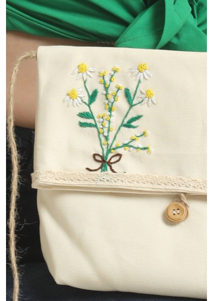 Papatya Nakışlı Çapraz Çanta indirimleri