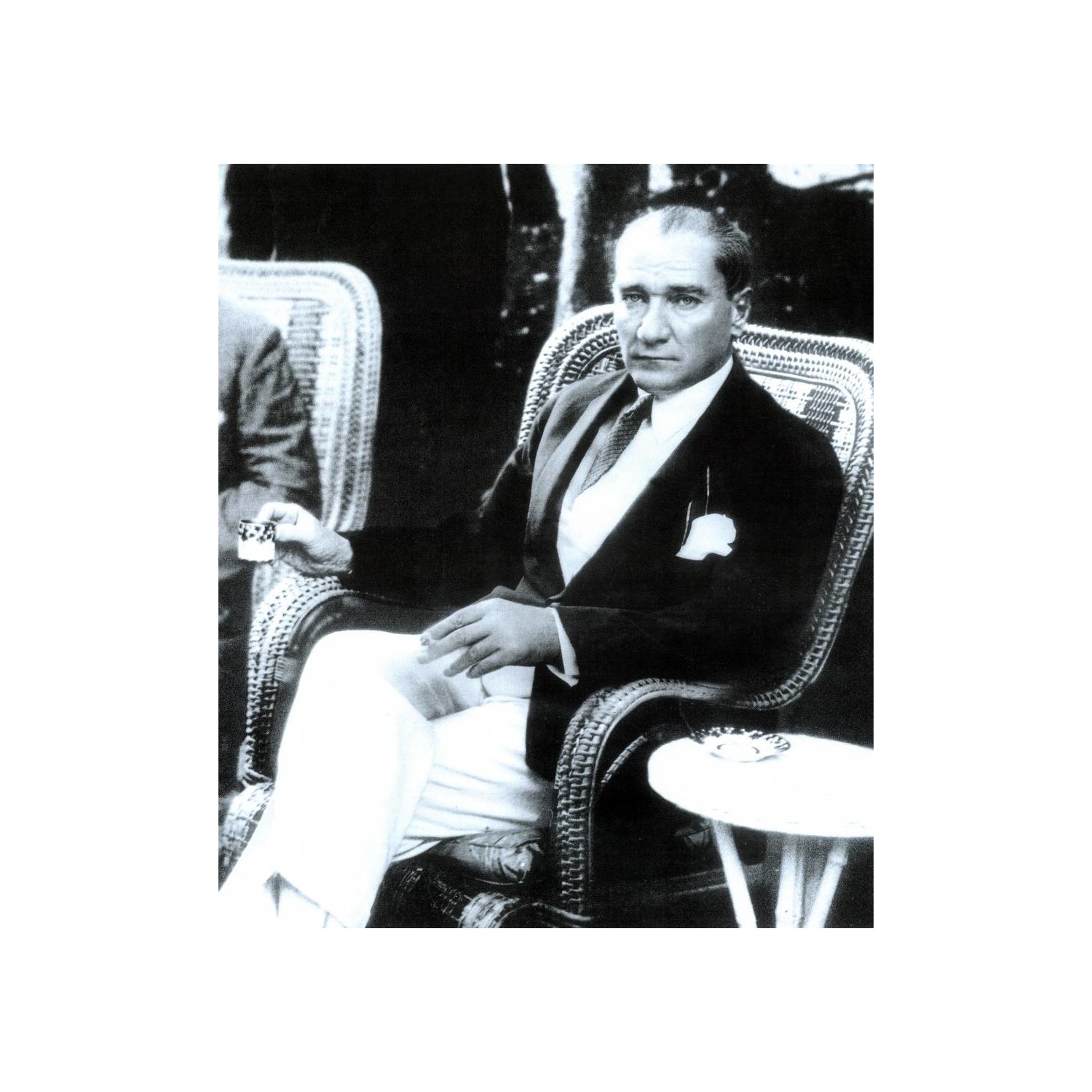 Tablosan Atatürk Türk Kahvesi İçerken Kanvas Tablo Fiyatı