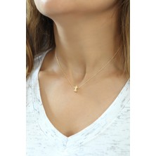 Azuris Kadın 925 Ayar Gümüş Taşsız 3 Boyutlu Harf Kolye Koleksiyonu – Zarif ve Şık Günlük Takı Tasarımı