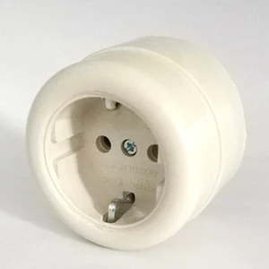 Sıva Üstü Klasik Topraklı Priz Krem Topraklı Priz