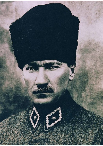 Kalpaklı Atatürk Portresi Kanvas Tablo