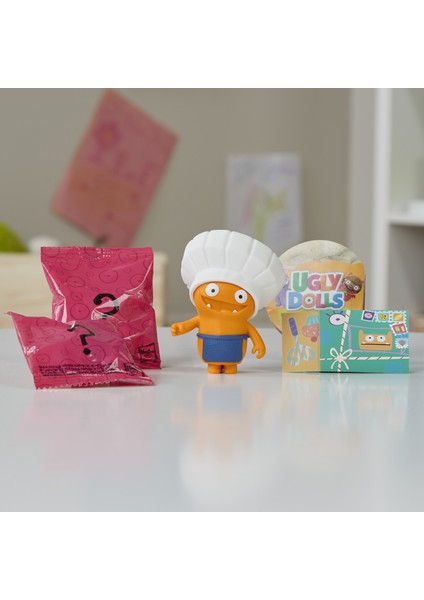 UglyDolls Sürpriz Kostümlü Bebek