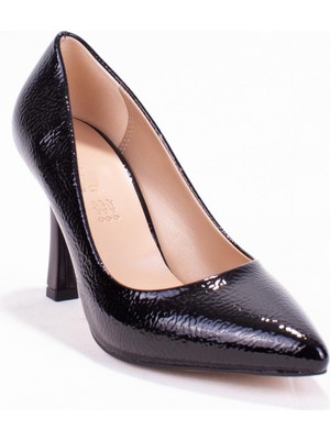 Dagoster DZA07-388451 Siyah Rugan Stiletto Topuklu Kadın Ayakkabı