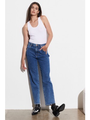 WRANGLER Kadın Mom Straight Fit Yüksek Bel Esnek Jean Kot Pantolon
