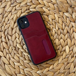 Apple Iphone 13 Pro Kartlı Deri Kılıf