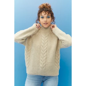 Kadın Regular Fit Normal Kesim Dik Yaka Kazak