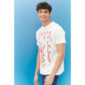 Erkek Regular Fit Rahat Kesim Bisiklet Yaka Pamuk Kırık Beyaz Tişört