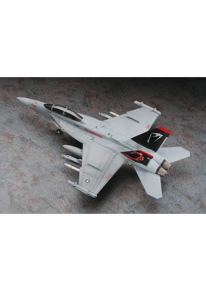 E38 01568 1/72 EA-18G Growler Savaş Uçağı Demonte Plastik Maketi