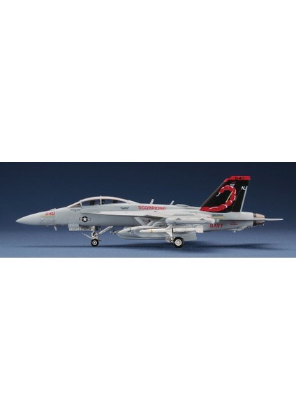 E38 01568 1/72 EA-18G Growler Savaş Uçağı Demonte Plastik Maketi
