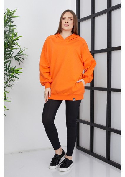 Kadın Line Art Sırt Baskılı Oversize Sweatshirt Oversize