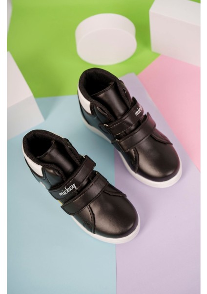 Baskılı Siyaha Beyaz Taban Cırtlı Çocuk Bot fiyatları