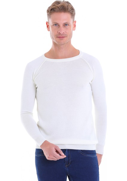 Ekru Regular Fit Desenli V Yaka Yün Triko Kazak