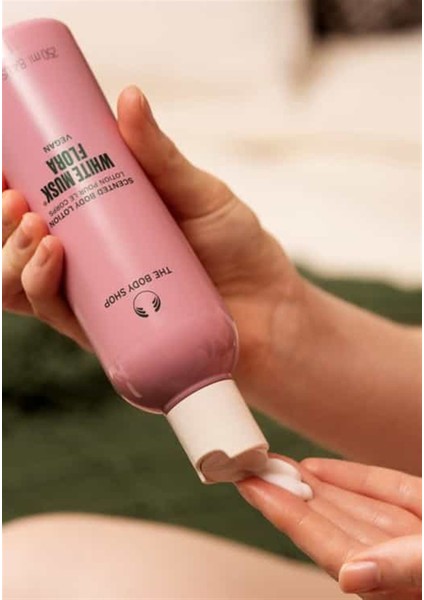 White Musk Flora Vücut Losyonu fiyatları