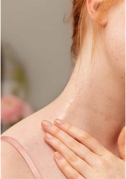 White Musk Flora Vücut Losyonu modelleri