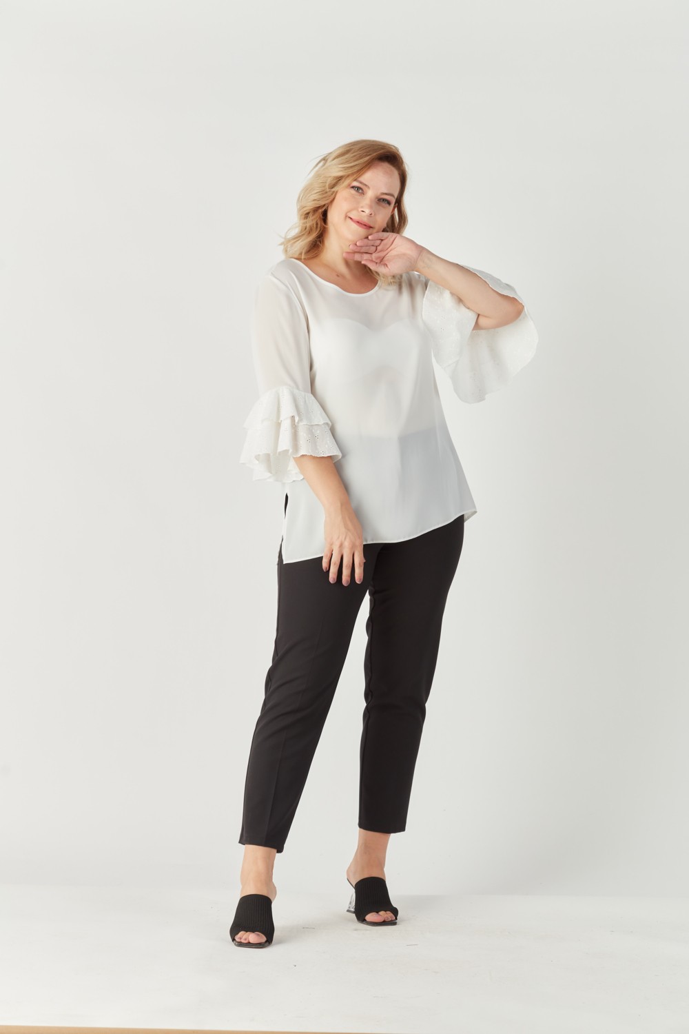Moda Berray 3206 Kolları Fisto Detaylı Büyük Beden Şık Bluz Beyaz