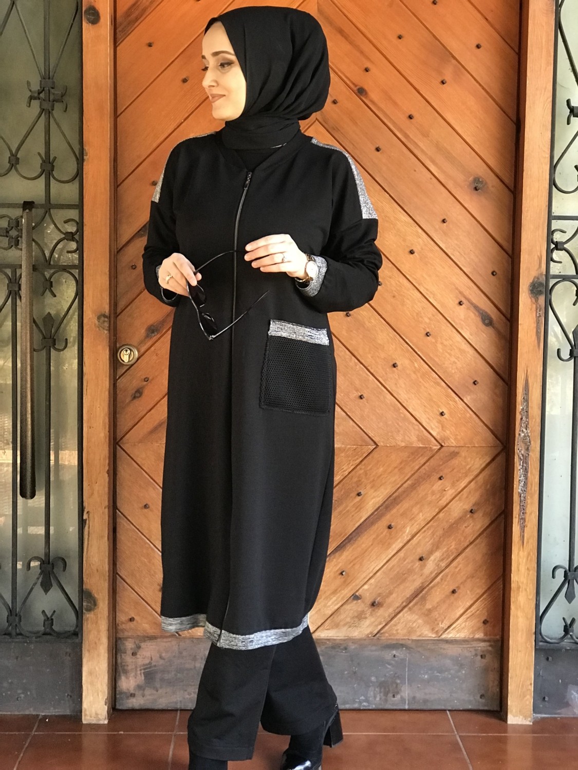 Aysun Aydemir Gümüş Detaylı Siyah Tesettür Eşofman Takım Pamuklu Kumaşla Şık Tasarım