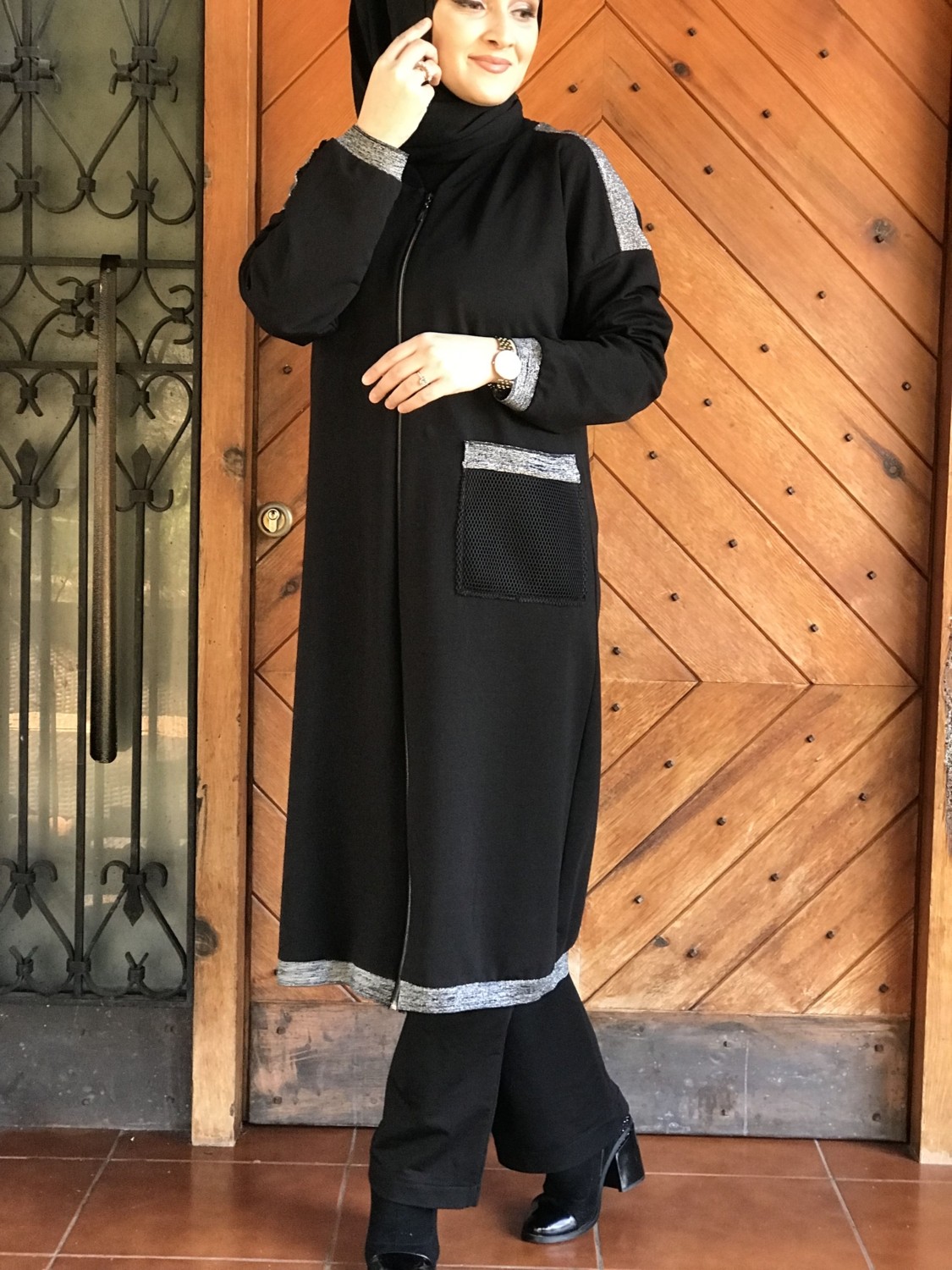 Aysun Aydemir Gümüş Detaylı Siyah Tesettür Eşofman Takım Pamuklu Kumaşla Şık Tasarım görsel 2