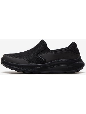 Skechers Erkek Siyah Spor Ayakkabı Denge Sağlayan Taban Tipi ile Koşu ve Yürüyüş İçin İdeal