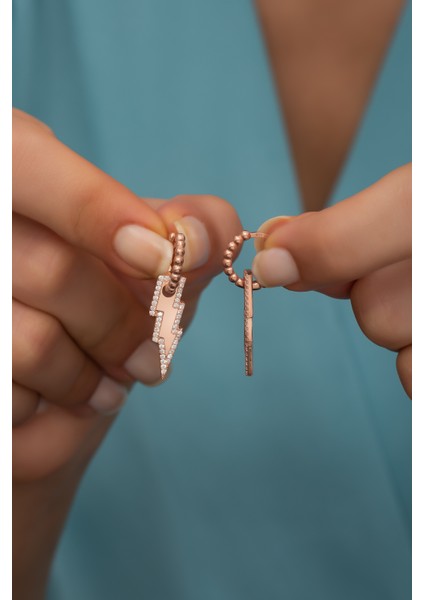 925 Ayar Gümüş Rose Şimşek Model Küpe