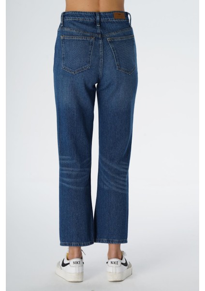 Elıza Cropped Orta Mavi Straight Fit Fermuarlı Jean Pantolon C 4518-078 fırsatları