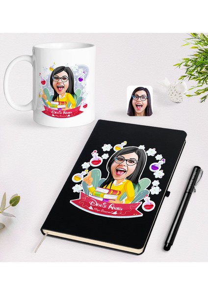 Gift Kişiye Özel Kadın Kimya Öğretmeni Karikatürlü Siyah Defter Kalem Kupa Seti - 1