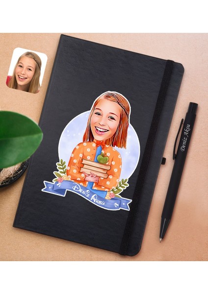 Gift Kişiye Özel Öğretmen Karikatürlü Siyah Defter ve Metal Versatil Kalem(0,7 Kurşun) Hediye Seti-4