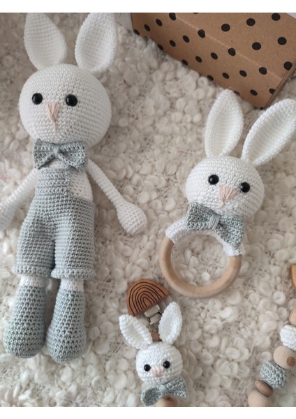 Amigurimi Tavşan Konseptli Erkek Bebek Hediye Seti fiyatları