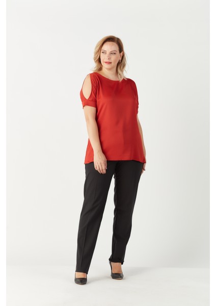 3235 Açık Omuz Detaylı Saten Büyük Beden Şık Bluz Tarçın