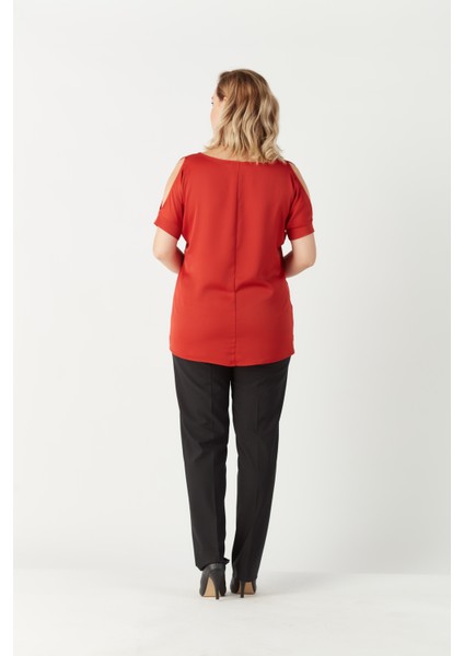 3235 Açık Omuz Detaylı Saten Büyük Beden Şık Bluz Tarçın modelleri