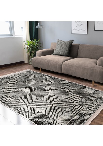 Ekru - Siyah Zeminde Kilim Motifli Dokuma Halı Desenli Geometrik Vintage Dijital Baskılı Makinede Yıkanabilir Kaymaz Taban Saçaklı Halı