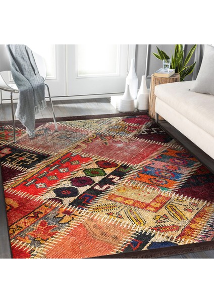 Kırmızı Zeminde Patchwork Motifli Geleneksel Desenli Vintage Etnik Motifler Dijital Baskılı Makinede Yıkanabilir Kaymaz Taban Saçaklı Halı modelleri