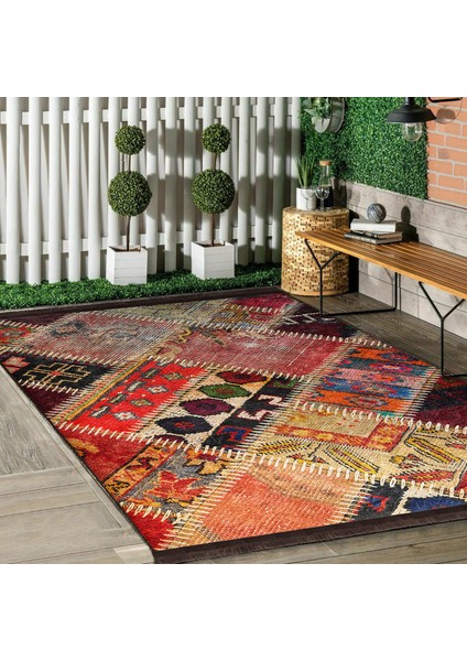 Kırmızı Zeminde Patchwork Motifli Geleneksel Desenli Vintage Etnik Motifler Dijital Baskılı Makinede Yıkanabilir Kaymaz Taban Saçaklı Halı indirimleri