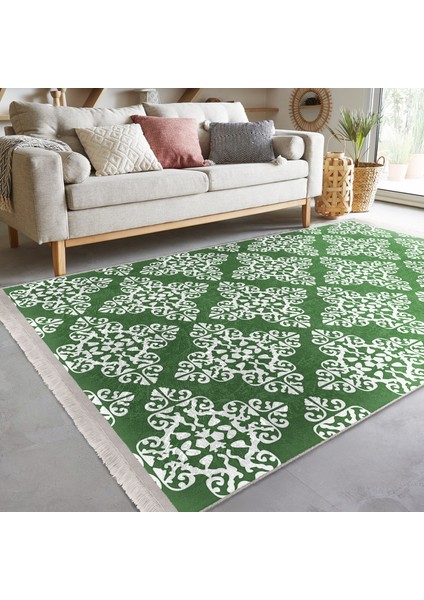Yeşil Zeminde Damask Motifli Geleneksel Desenli Floral Vintage Dijital Baskılı Makinede Yıkanabilir Kaymaz Taban Saçaklı Halı