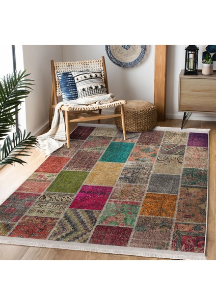 Kırkyama Zeminde Etnik Motifli Patchwork Desenli Vintage Etnik Motifler Dijital Baskılı Makinede Yıkanabilir Kaymaz Taban Saçaklı Halı