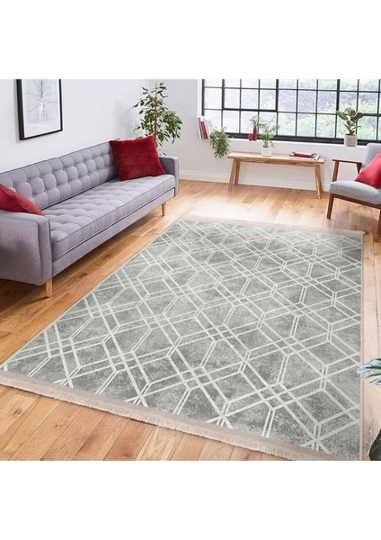 Gri Zeminde Geometrik Motifli Eskitme Desenli Geometrik Eskitme Motifli Dijital Baskılı Makinede Yıkanabilir Kaymaz Taban Saçaklı Halı