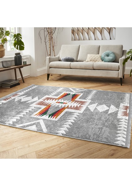 Gri Zeminde Yöresel Motifli Antik Desenli Vintage Etnik Motifler Dijital Baskılı Makinede Yıkanabilir Kaymaz Taban Saçaklı Halı