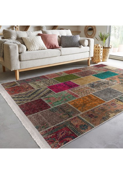 Kırkyama Zeminde Etnik Motifli Patchwork Desenli Vintage Etnik Motifler Dijital Baskılı Makinede Yıkanabilir Kaymaz Taban Saçaklı Halı indirimleri
