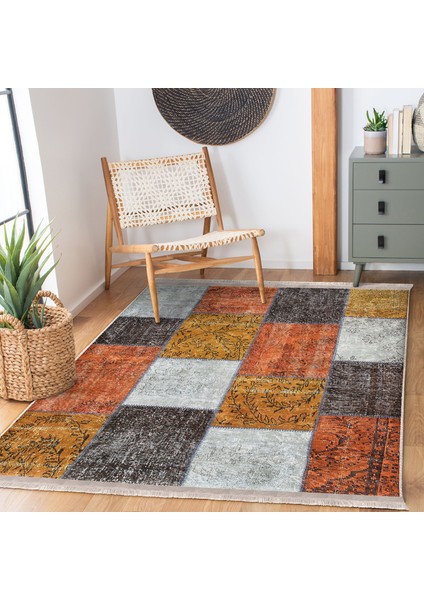 Kırkyama Zeminde Patchwork Motifli Etnik Desenli Klasik Vintage Dijital Baskılı Makinede Yıkanabilir Kaymaz Taban Saçaklı Halı