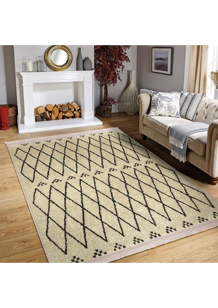 Krem - Siyah Zeminde Kilim Motifli Yöresel Desenli Geometrik Eskitme Motifli Dijital Baskılı Makinede Yıkanabilir Kaymaz Taban Saçaklı Halı modelleri
