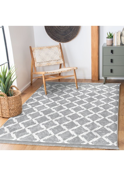 Gri - Beyaz Zeminde Geometrik Motifli Baklava Desenli Geometrik Koridor & Antre Banyo Dijital Baskılı Makinede Yıkanabilir Kaymaz Taban Saçaklı Halı indirimleri
