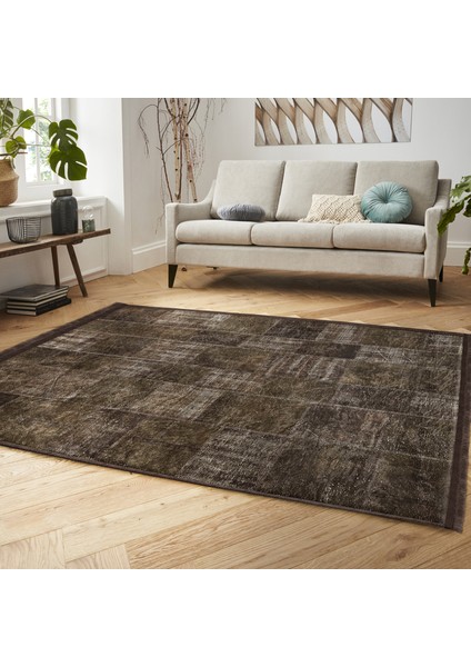 Kahverengi Zeminde Patchwork Motifli Yöresel Desenli Vintage Eskitme Motifli Dijital Baskılı Makinede Yıkanabilir Kaymaz Taban Saçaklı Halı