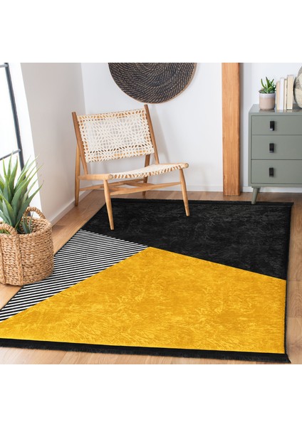 Sarı - Siyah Zeminde Geometrik Motifli Modern Desenli Geometrik Dijital Baskılı Makinede Yıkanabilir Kaymaz Taban Saçaklı Halı