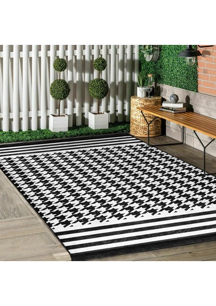 Siyah - Beyaz Zeminde Kazayağı Motifli Geometrik Desenli Geometrik Klasik Dijital Baskılı Makinede Yıkanabilir Kaymaz Taban Saçaklı Halı indirimleri
