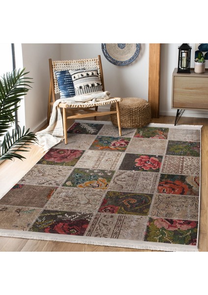 Bej Zeminde Patchwork Motifli Çiçek Desenli Vintage Klasik Dijital Baskılı Makinede Yıkanabilir Kaymaz Taban Saçaklı Halı indirimleri