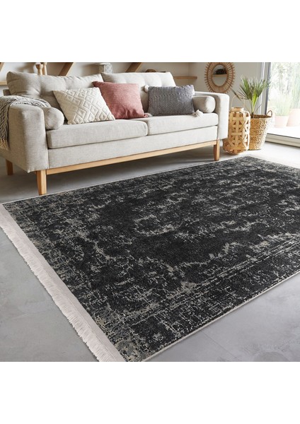 Beyaz Zeminde Damask Motifli Siyah Desenli Eskitme Motifli Etnik Motifler Dijital Baskılı Makinede Yıkanabilir Kaymaz Taban Saçaklı Halı modelleri