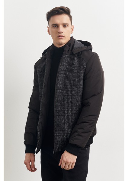 ALTINYILDIZ CLASSICS Erkek Siyah Standart Fit Normal Kesim Fermuarlı Çıkma Kapüşonlu Mont modelleri