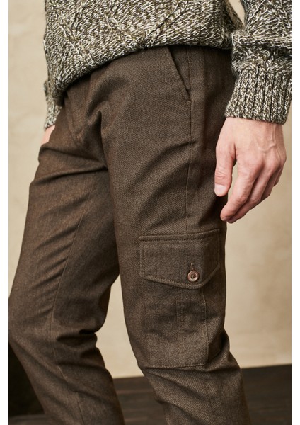 ALTINYILDIZ CLASSICS Erkek Kahverengi Slim Fit Dar Kesim Diyagonal Desenli Kargo Cepli Esnek Pantolon