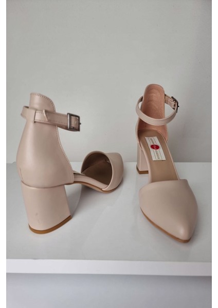 KY51 Bilekten Bağlı Kadın Kalın Topuklu Ayakkabı Bej fiyatları